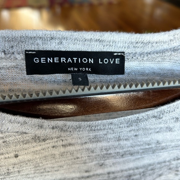 Light sweater with peek a boo lace - Picture 5 of 5